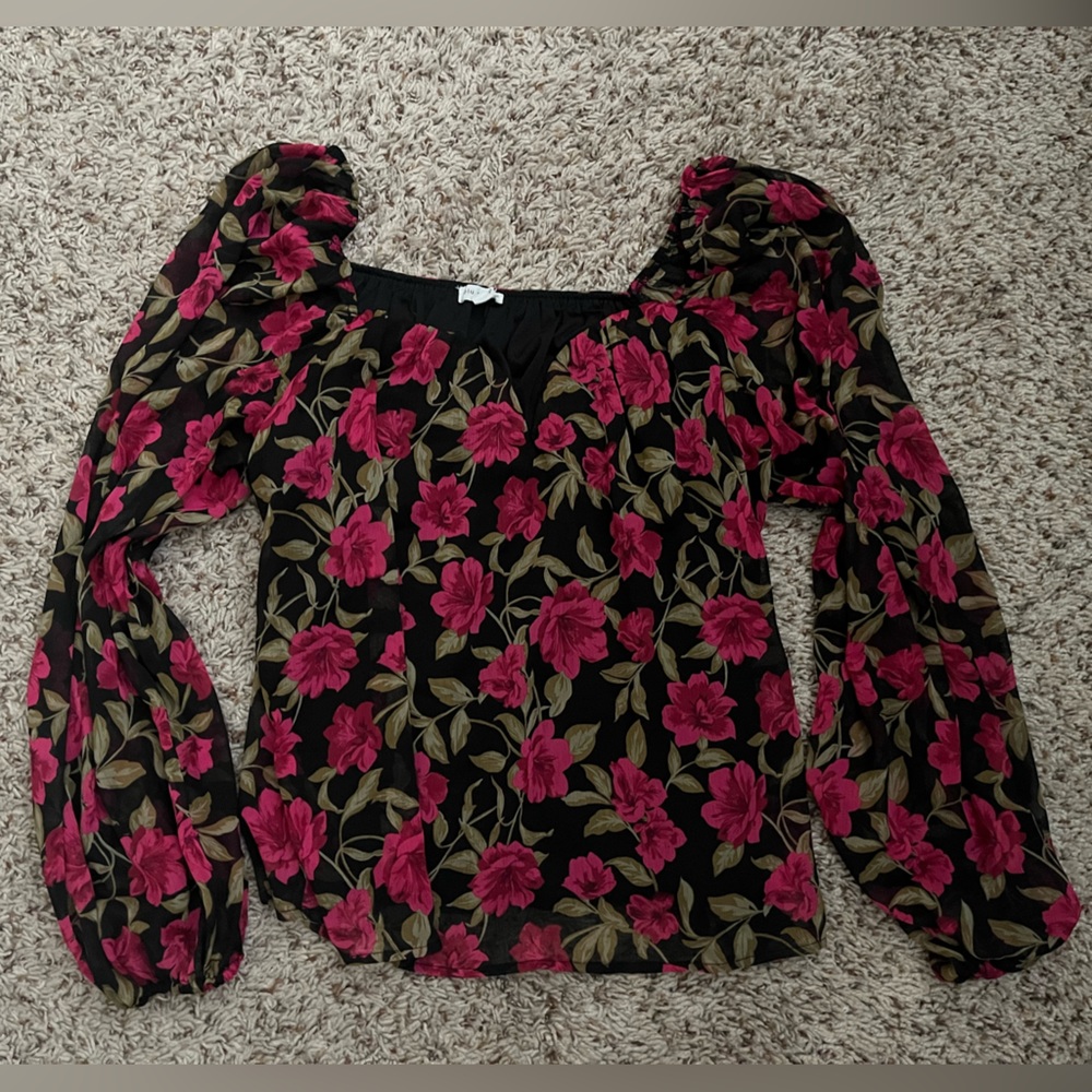 Size L off shoulder top